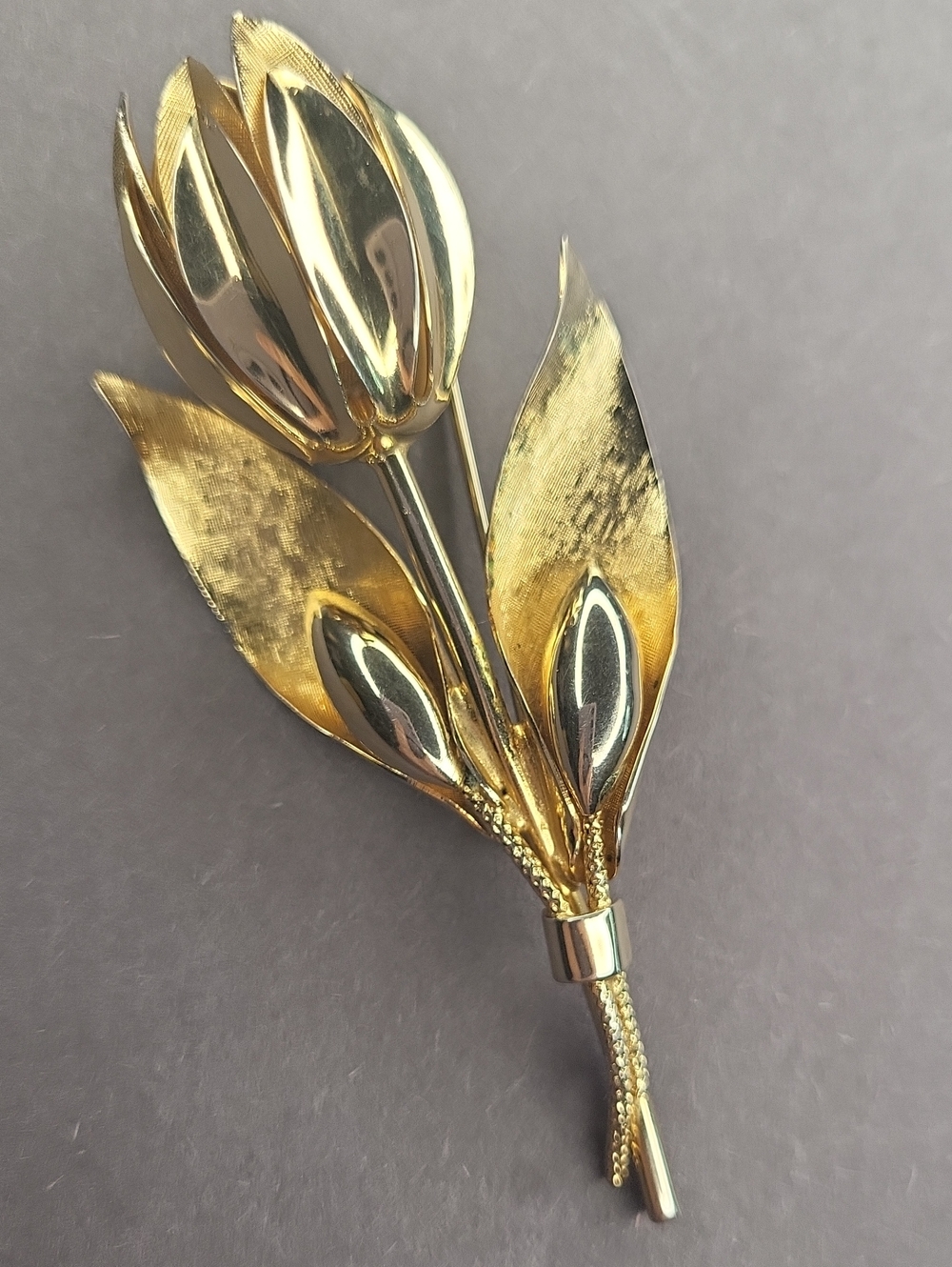 Elegant Gold Tulip Brooch